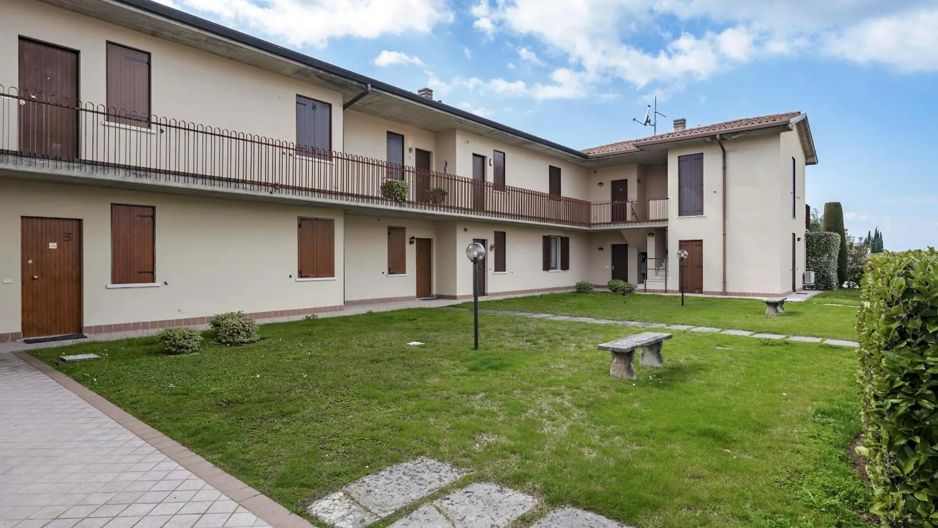 Caesar Apartment - Regarda Travel Lazise Italy