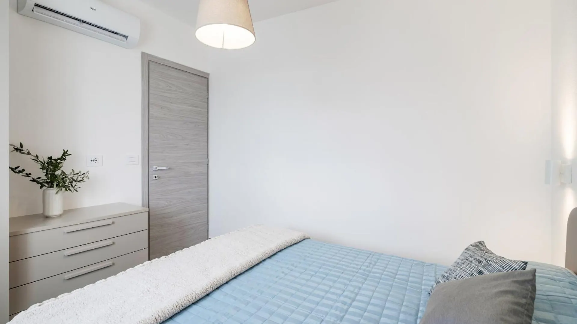 Caesar Apartment - Regarda Travel Lazise